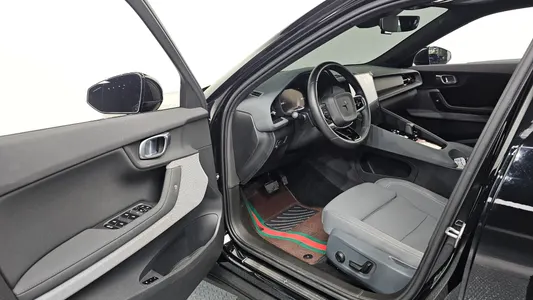 Polestar 2 2022 10