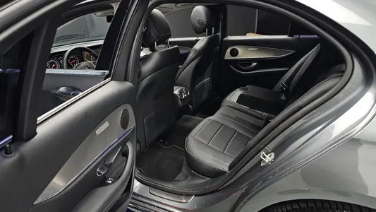 Mercedes-Benz E-Class W213 E200 2018 11