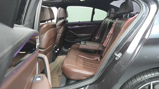 BMW 5 Series (G30) 530e M 2022 11