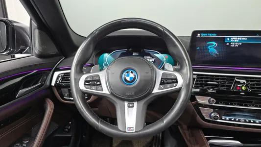 BMW 5 Series (G30) 530e M 2022 12