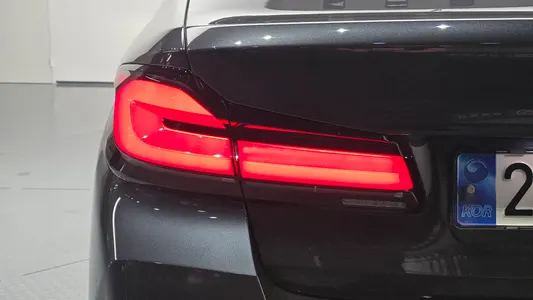 BMW 5 Series (G30) 530e M 2022 23