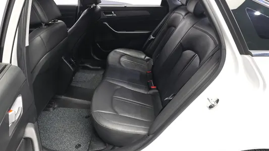 Hyundai LF 2.0 2015 11