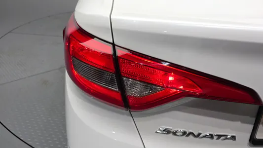 Hyundai LF 2.0 2015 24