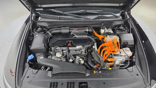 Hyundai (GN7) 2025 6