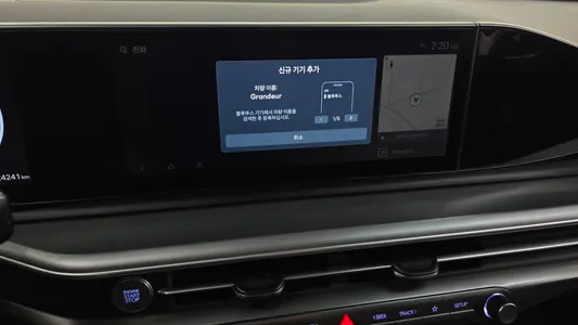 Hyundai (GN7) 2025 15