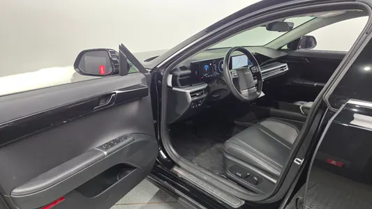 Hyundai (GN7) 2025 10