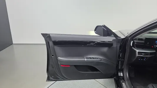 Hyundai (GN7) 2025 24