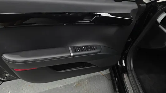 Hyundai (GN7) 2025 28