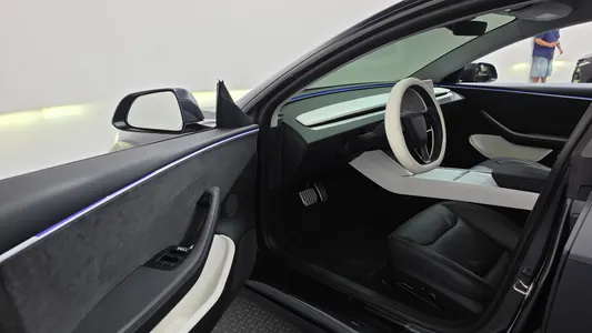 Tesla 3 AWD 2024 10