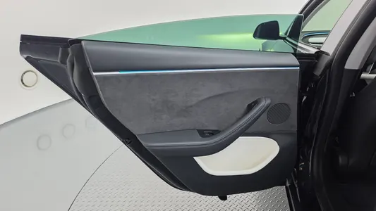 Tesla 3 AWD 2024 24