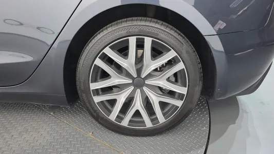 Tesla 3 AWD 2024 20