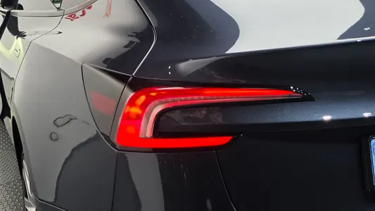 Tesla 3 AWD 2024 22
