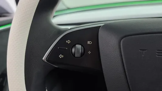 Tesla 3 AWD 2024 32