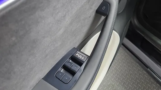 Tesla 3 AWD 2024 26