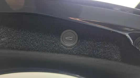 Tesla 3 AWD 2024 28
