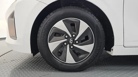 Hyundai 아이오닉 하이브리드 I 2016 5