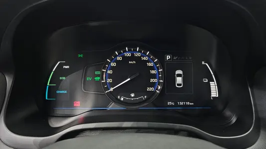 Hyundai 아이오닉 하이브리드 I 2016 8