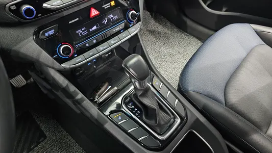 Hyundai 아이오닉 하이브리드 I 2016 9