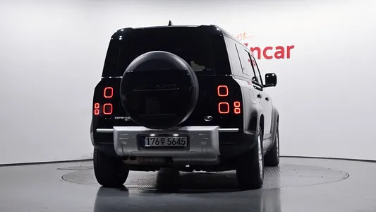 Land Rover (L663) 110 D240 S 2020 4