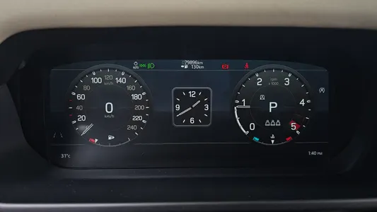 Land Rover (L663) 110 D240 S 2020 8