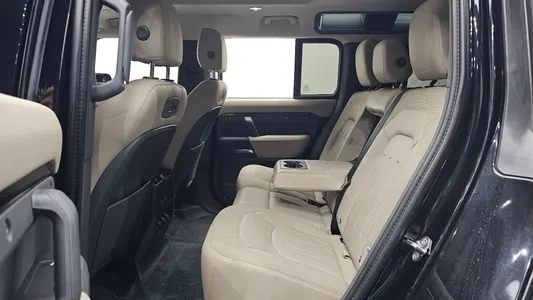 Land Rover (L663) 110 D240 S 2020 11