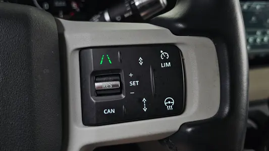 Land Rover (L663) 110 D240 S 2020 13