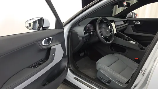 Polestar 2 2022 10