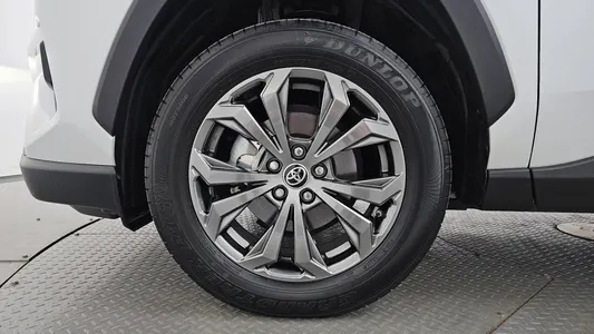 Toyota RAV4 5 2.5 2WD XLE 2025 5