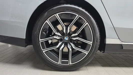 BMW 7 Series (G70) 740i sDrive M 2023 5