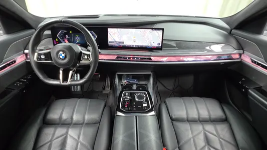 BMW 7 Series (G70) 740i sDrive M 2023 7