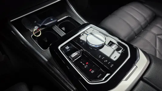 BMW 7 Series (G70) 740i sDrive M 2023 9