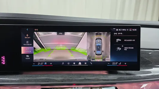 BMW 7 Series (G70) 740i sDrive M 2023 15