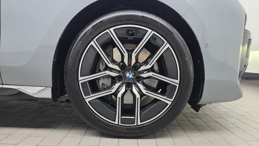 BMW 7 Series (G70) 740i sDrive M 2023 21