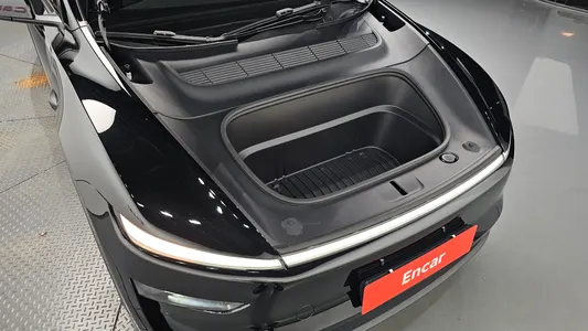 Tesla Y AWD 2025 6
