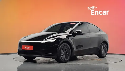Tesla Y AWD 2025