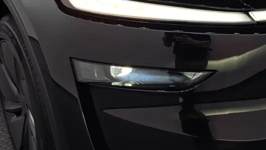 Tesla Y AWD 2025 23
