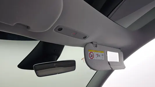 Tesla Y AWD 2025 36