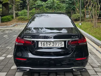 Mercedes-Benz E-Class W213 E300e 4MATIC 2022 4