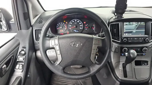 Hyundai Grand Starex 12 LPi 2017 13