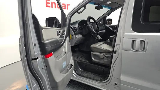 Hyundai Grand Starex 12 LPi 2017 10