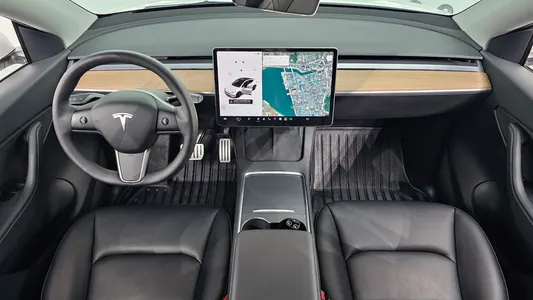 Tesla Y AWD 2021 7