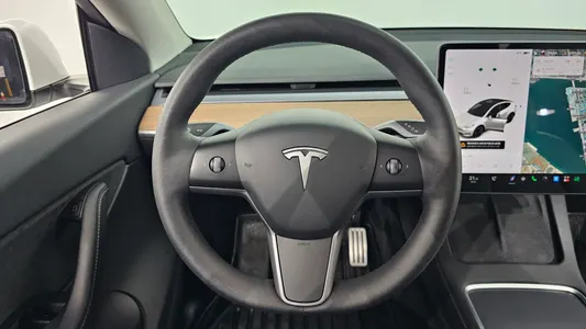 Tesla Y AWD 2021 13