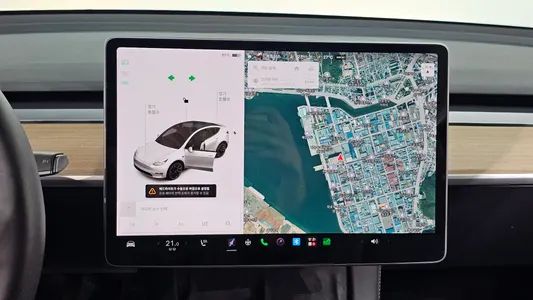Tesla Y AWD 2021 14