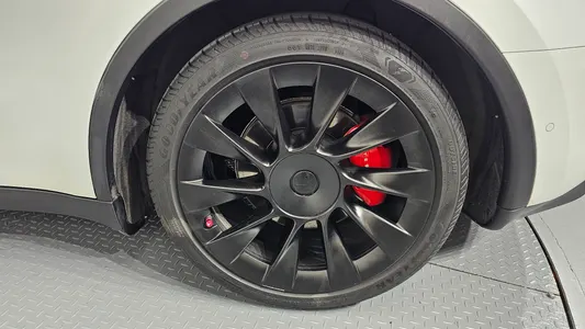 Tesla Y AWD 2021 21