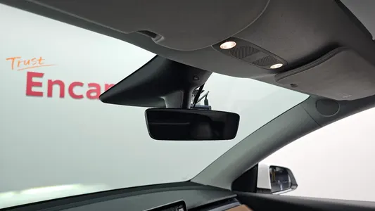 Tesla Y AWD 2021 27