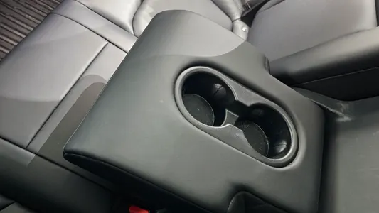 Tesla Y AWD 2021 29