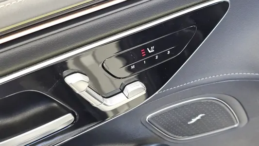 Mercedes-Benz EQE V295 EQE300 2023 26
