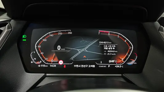 BMW 1 Series (F40) 120i M 2022 8