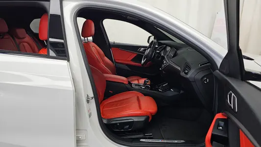 BMW 1 Series (F40) 120i M 2022 26