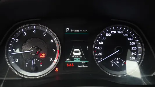 Hyundai (DN8) 2.0 LPG() 2021 8